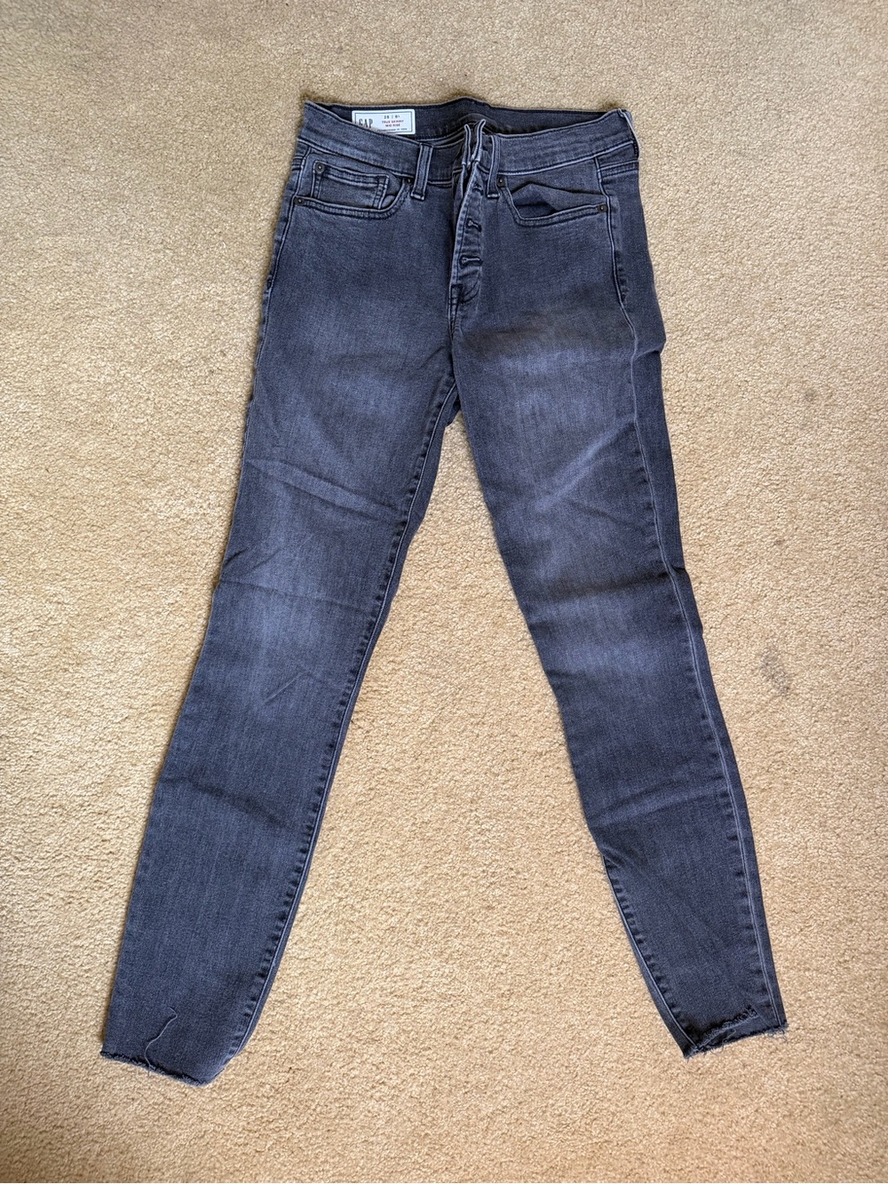 GAP Women's true Skinny mid rise Jeans in Faded Black Wash